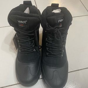 Winter snow shoes brand new